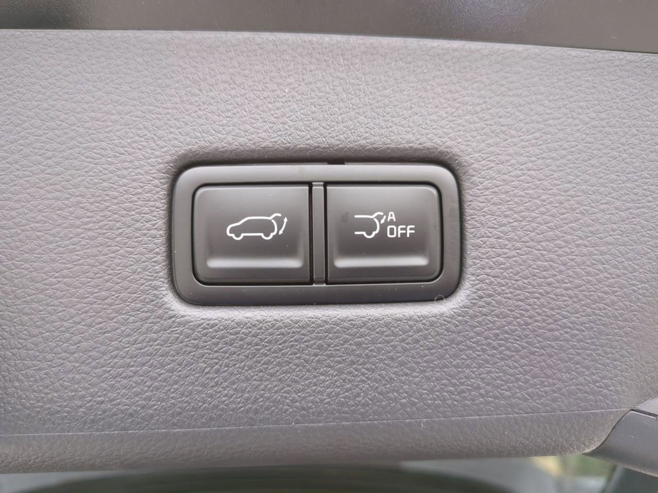 New 2026 Ceramic Silver Kia EX image 16
