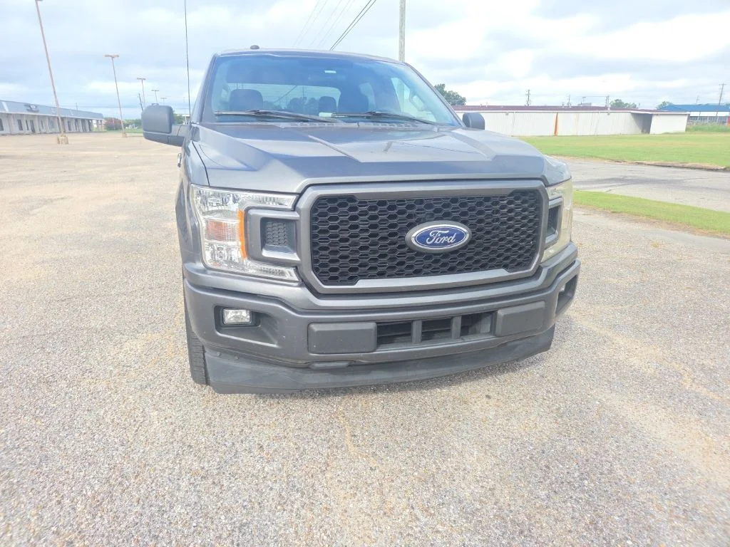 Used 2018 Gray Ford XL image 2