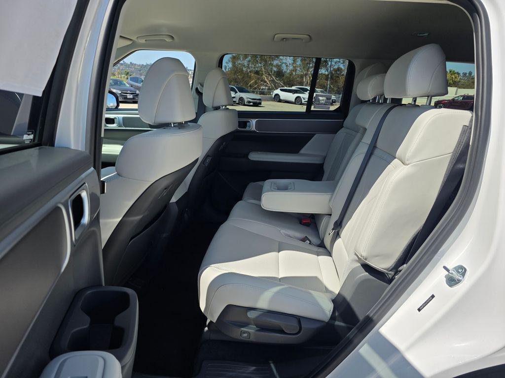 New 2026 White Hyundai SEL FWD image 16