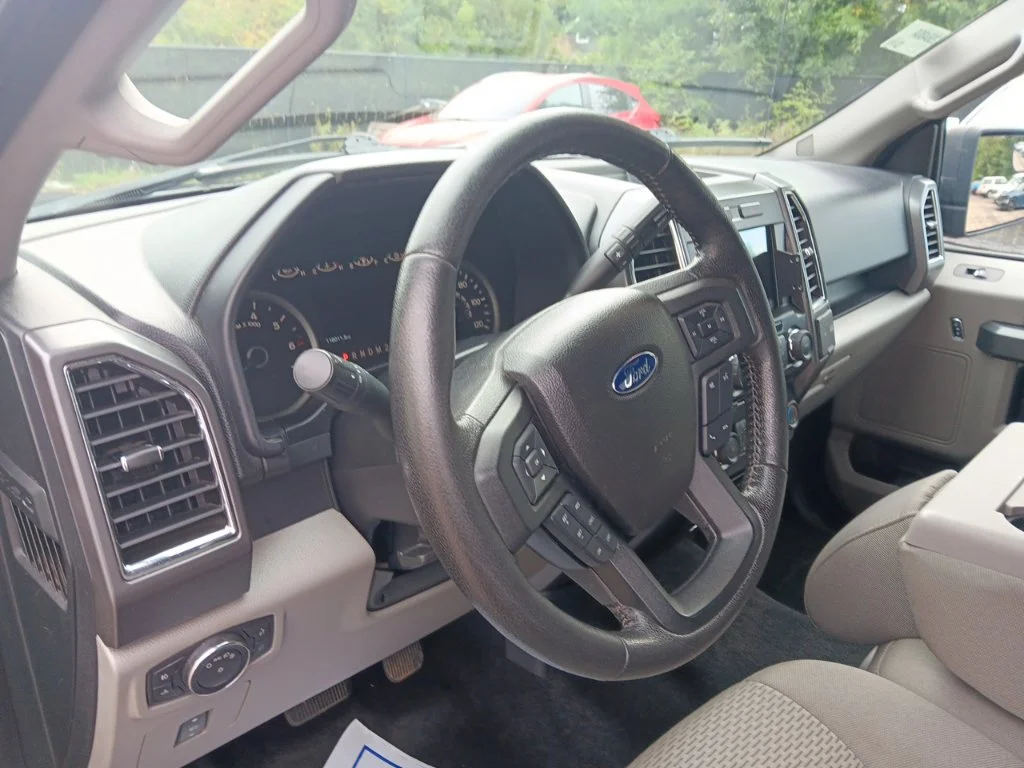 Used 2016 Blue Jeans Metallic Ford XLT image 15