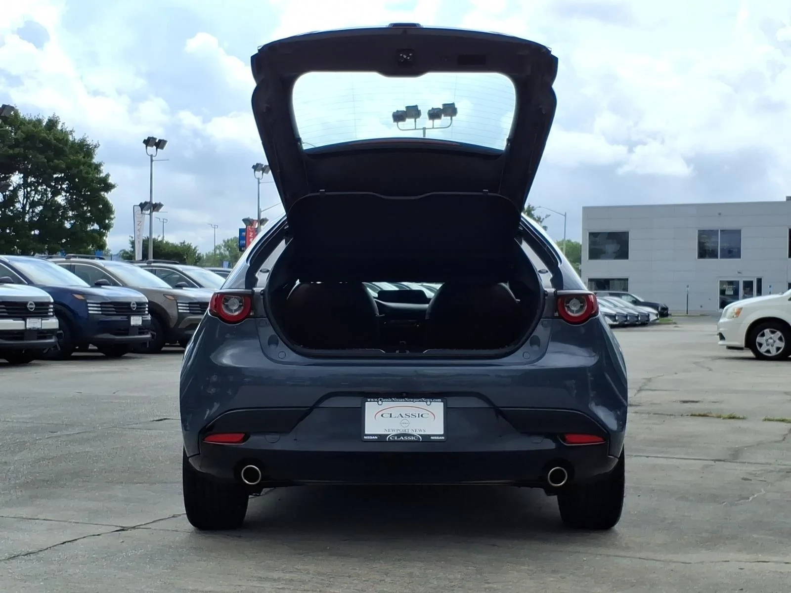 Used 2022 Polymetal Gray Metallic Mazda Carbon Edition image 24