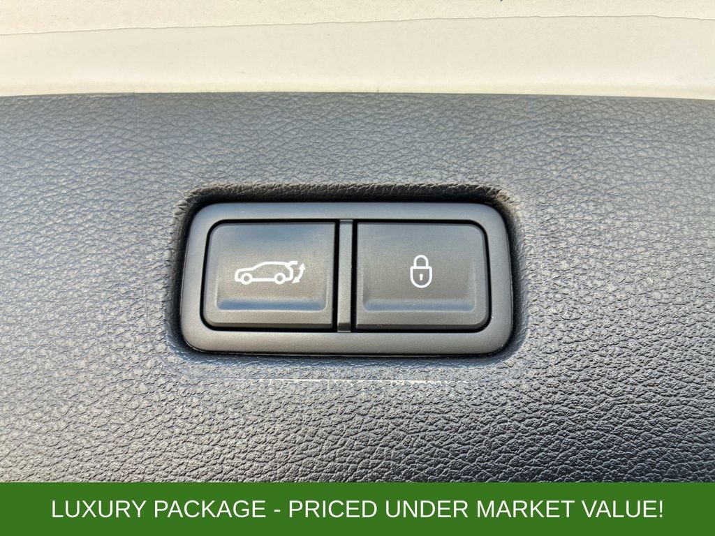 Used 2023 White Genesis 2.5T image 14