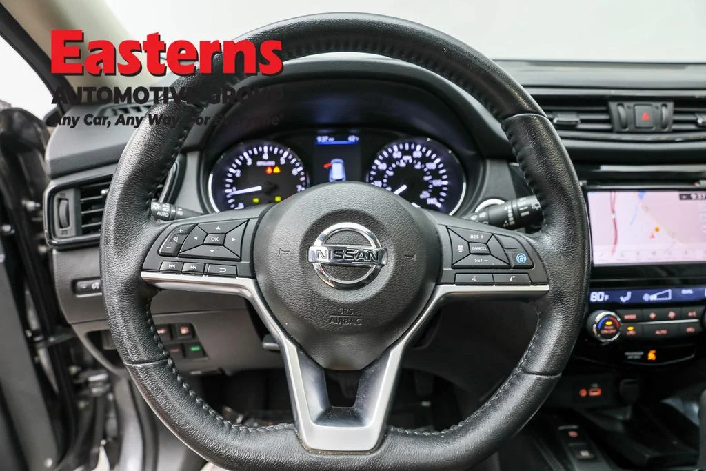 Used 2019 Gray Nissan SL image 10