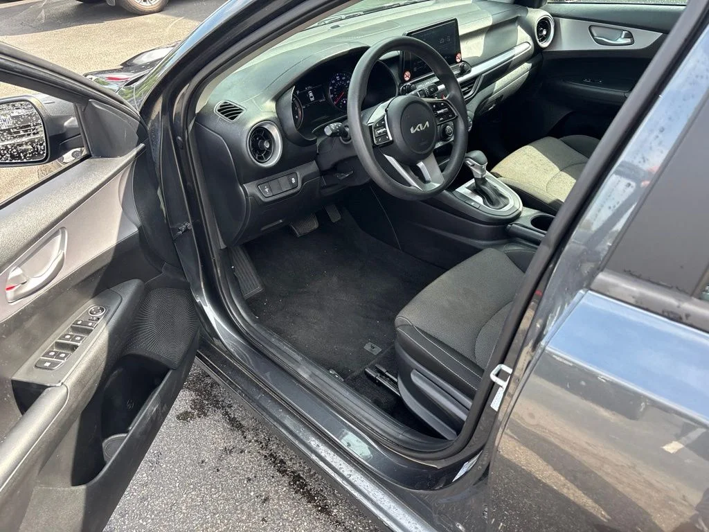 Used 2024 Gravity Gray Kia LXS image 8