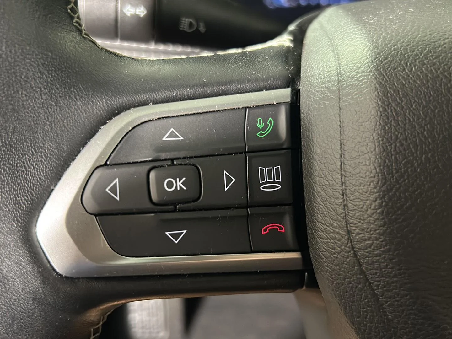 Used 2022 Black Jeep High Altitude image 22