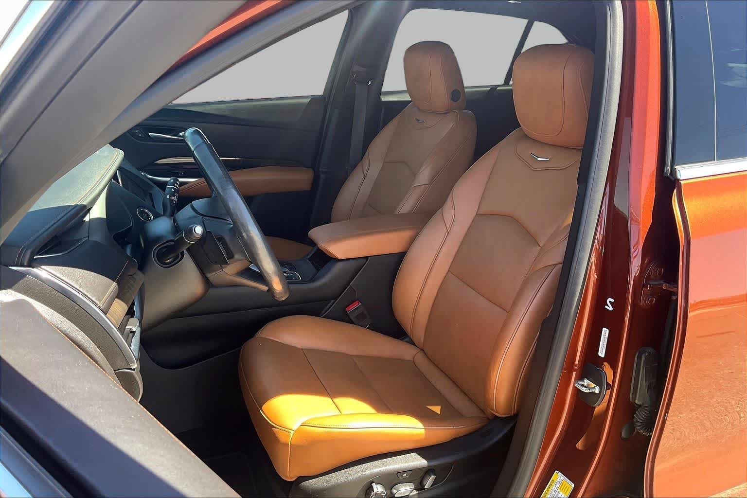 Pre-Owned 2019 Cadillac XT4 FWD Premium Luxury