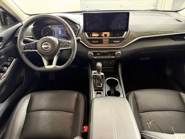 Certified Used 2024 White Nissan 2.5 SL image 4