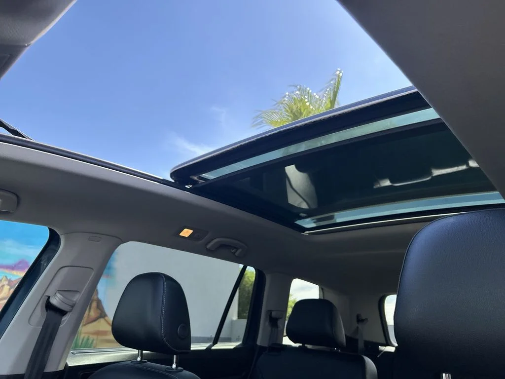 Used 2019 Blue Volkswagen SEL image 33