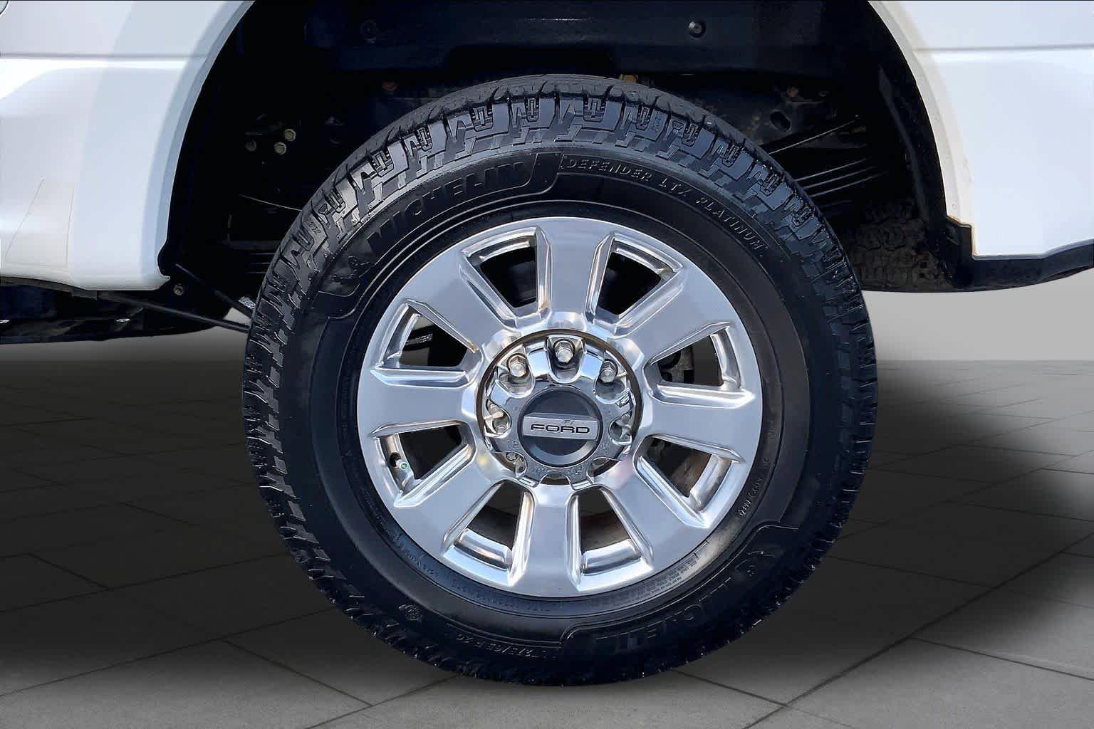 Used 2022 Star White Metallic Tri-Coat Ford Platinum image 10