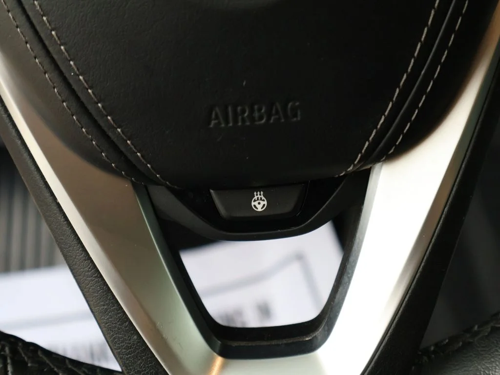 Used 2021 Black BMW xDrive40i image 58