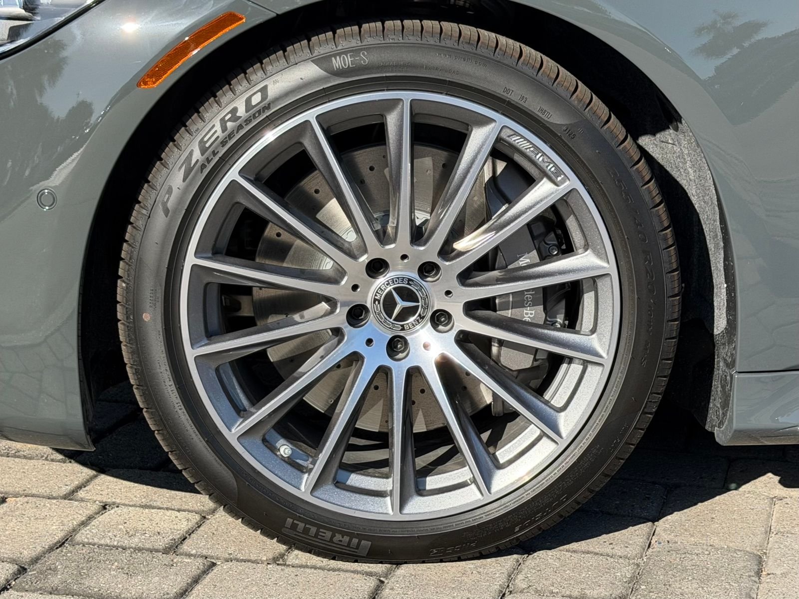 New 2026 MANUFAKTUR Silicon Gray Mercedes-Benz S 580 image 13