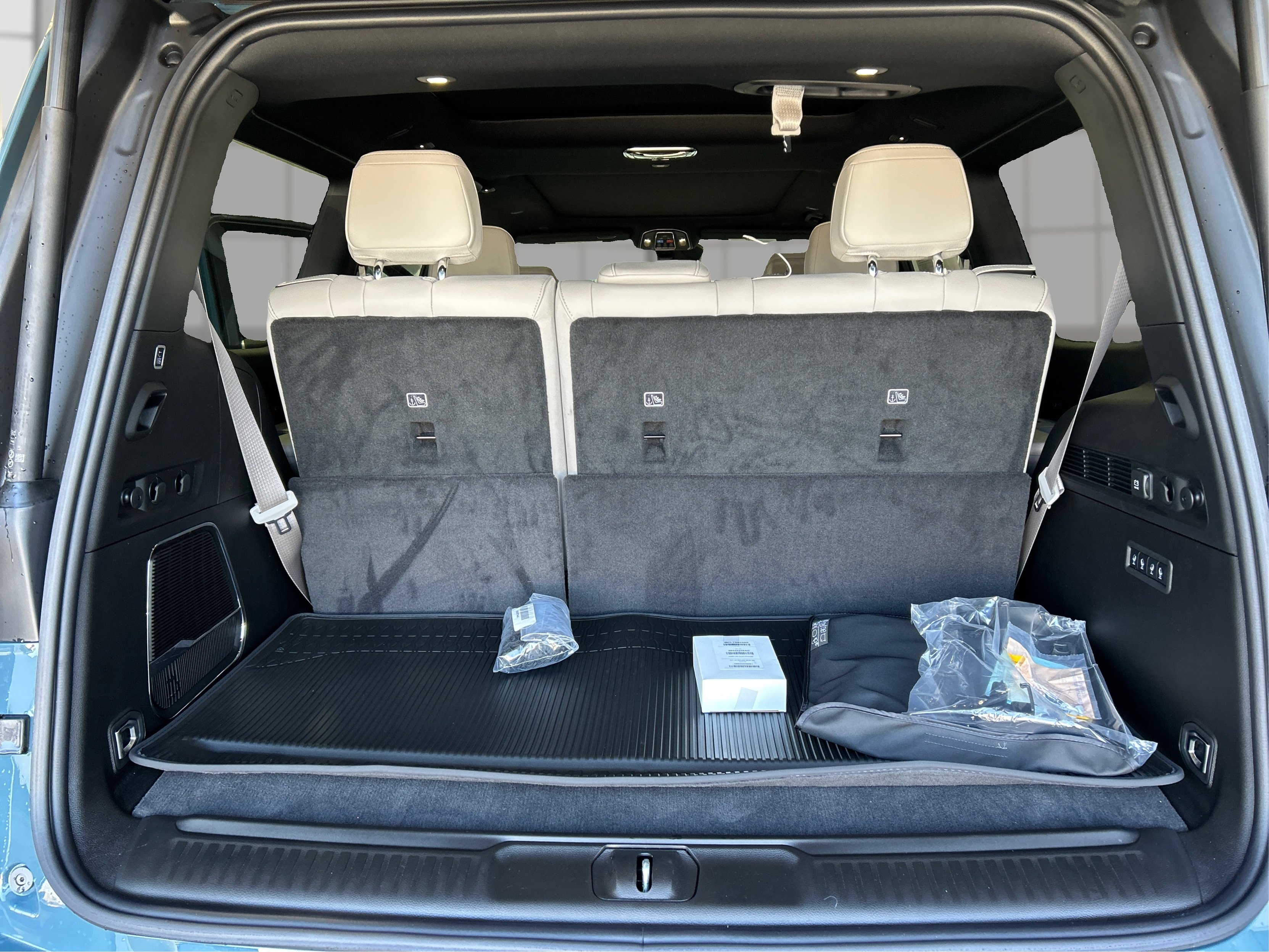 New 2026 Steel Blue Exterior Paint Jeep Limited Reserve image 12