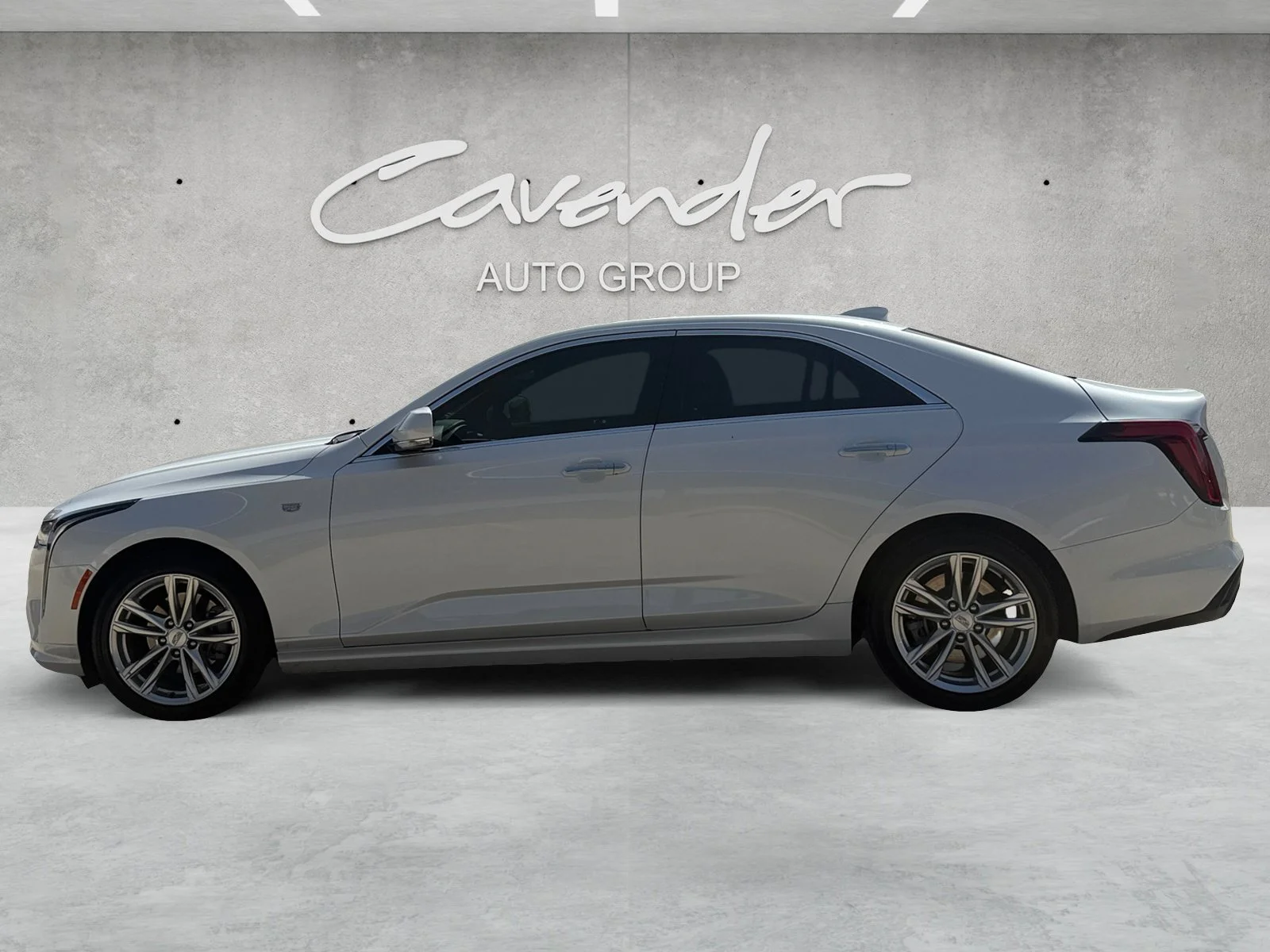 Used 2020 CRYSTAL WHITE TRICOAT Cadillac Luxury image 13