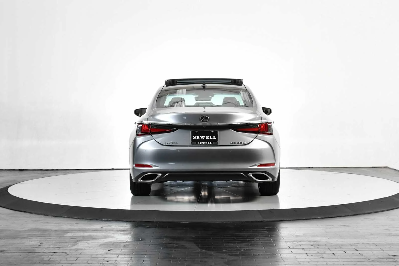 Used 2025 Iridium Lexus  image 5