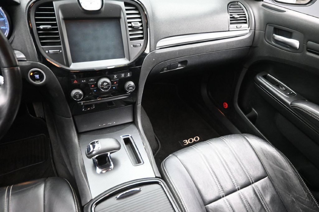 Used 2014 White Chrysler S image 15