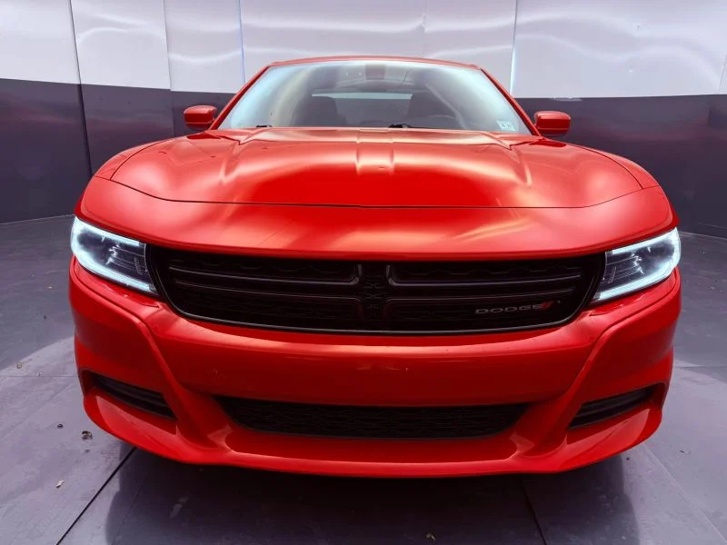 Used 2022  Dodge SXT Sedan 4D image 2