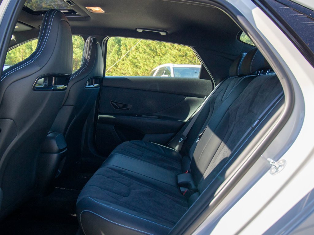 Used 2025 Gray Hyundai Base image 9