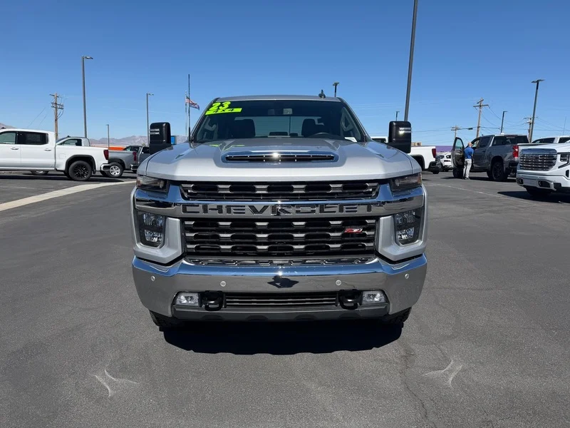 Used 2023 Silver Ice Metallic Chevrolet LT image 8