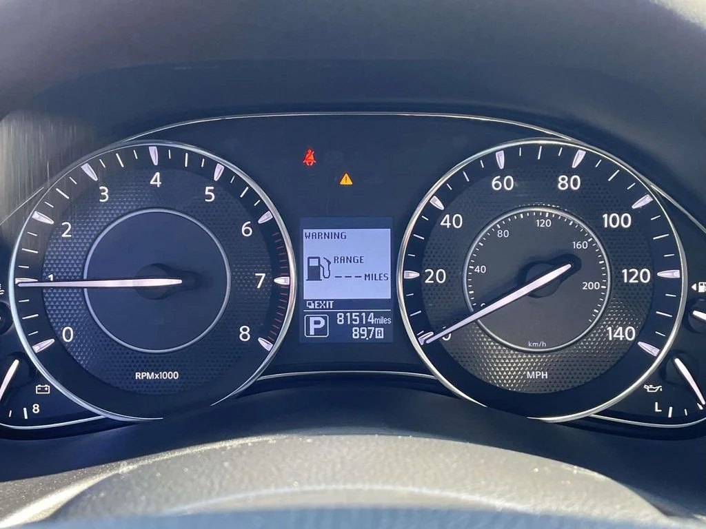 Used 2020 Silver Nissan SL 4WD image 22