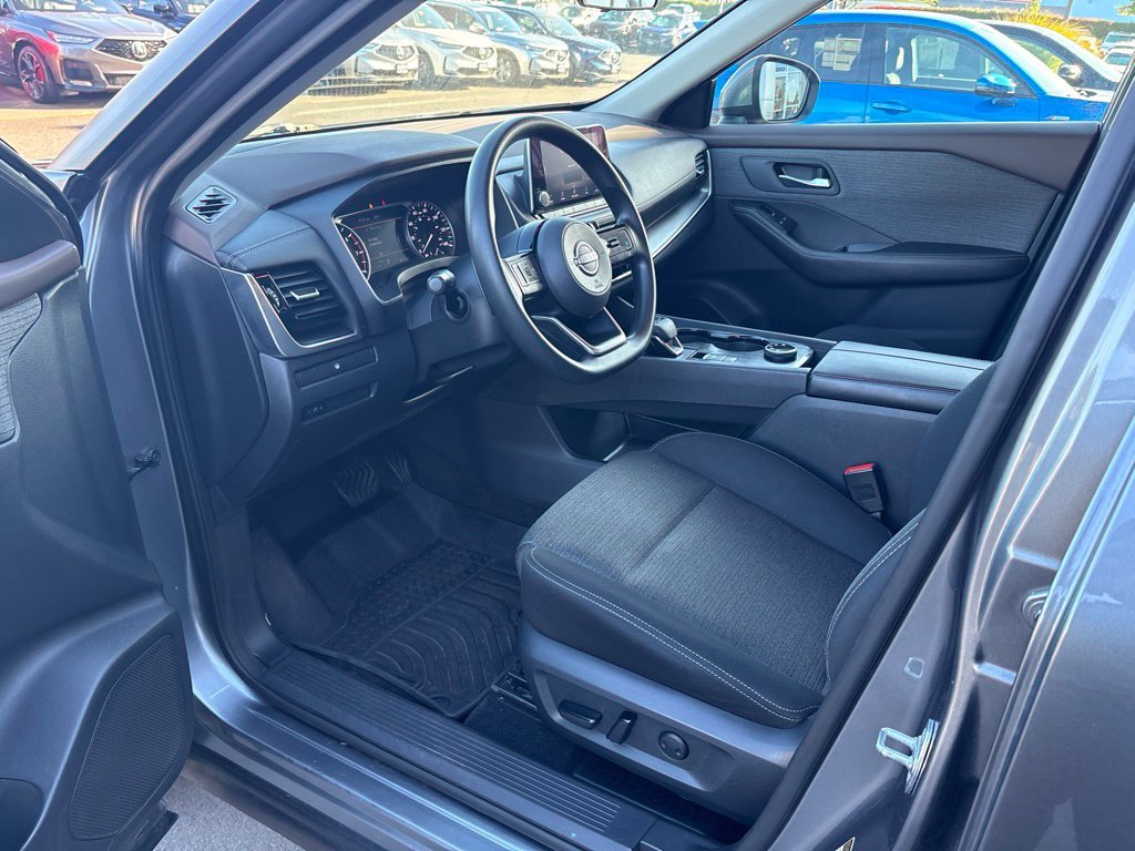 Used 2022 Gun Metallic Nissan SV image 13