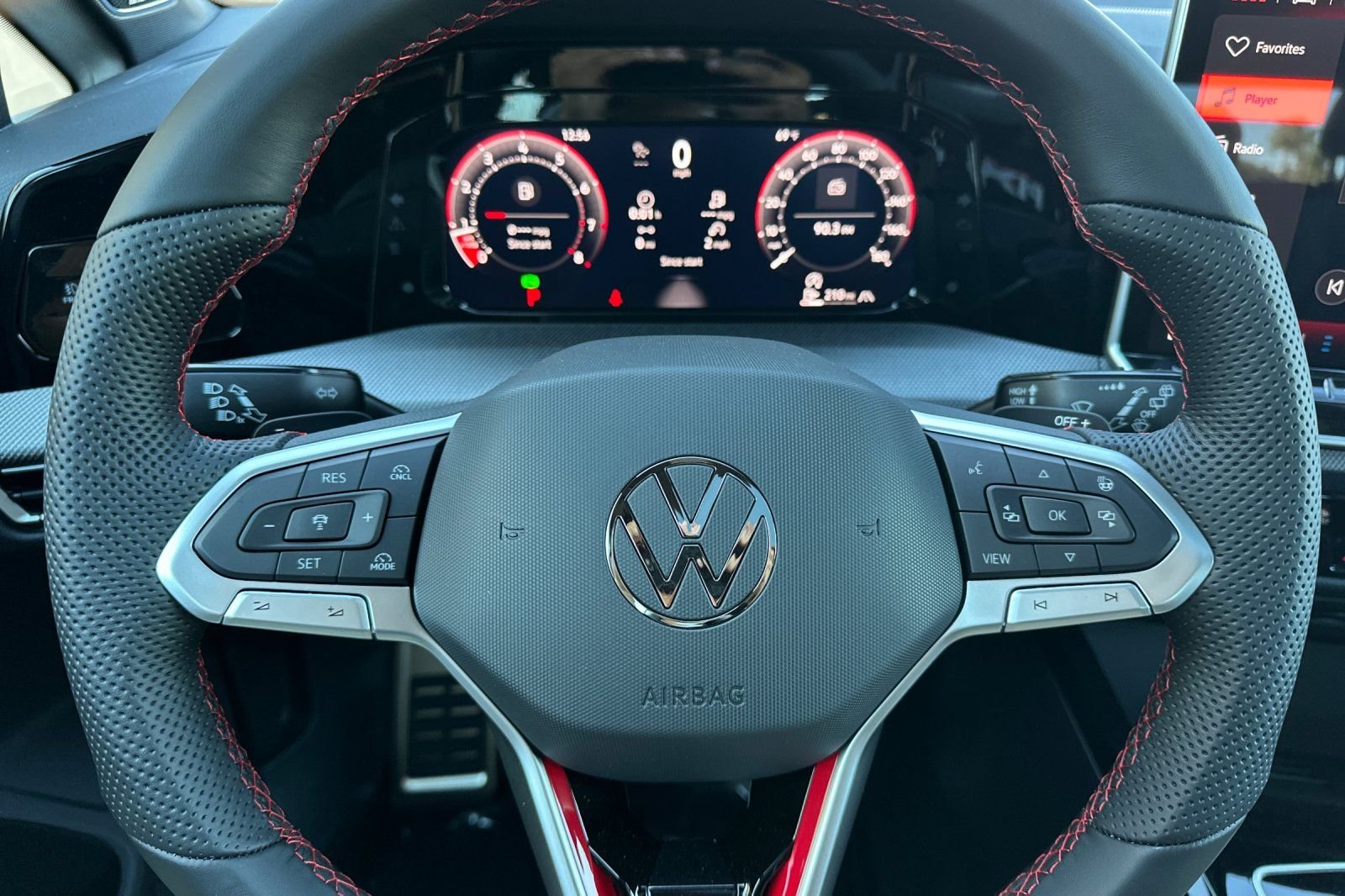 New 2026 Moonstone Gray Volkswagen 2.0T SE image 24