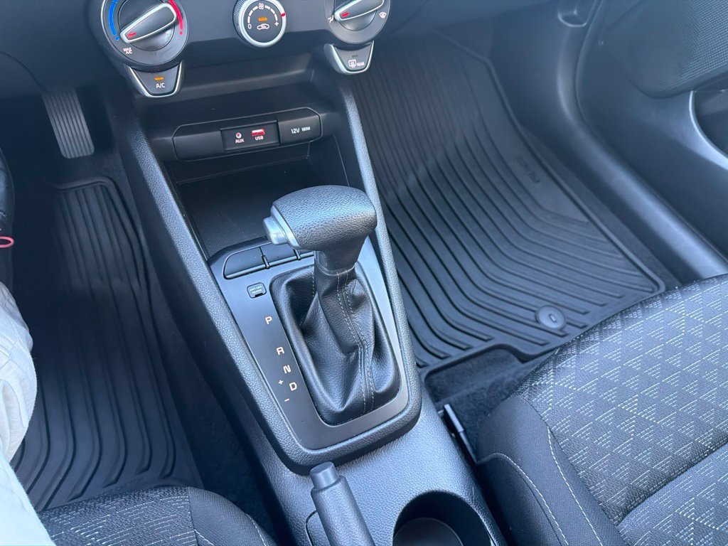 Used 2019 Black Kia S image 23
