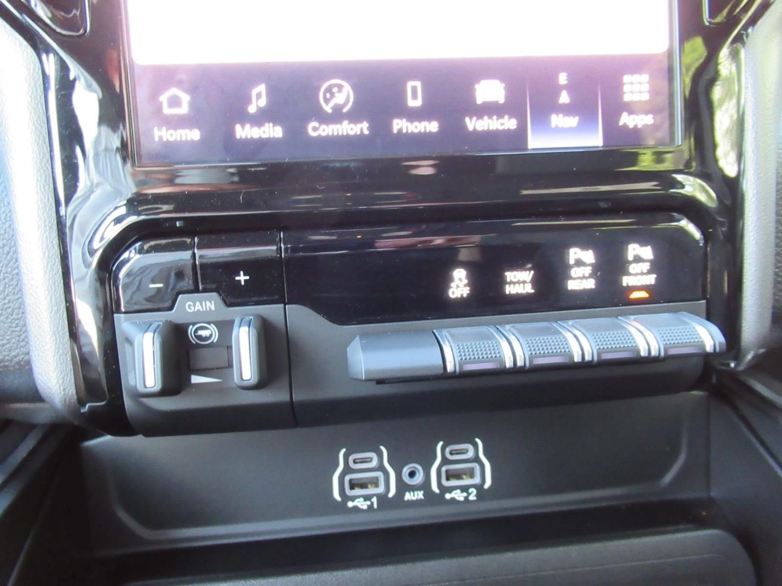 Certified Used 2025 Black Ram Big Horn image 28
