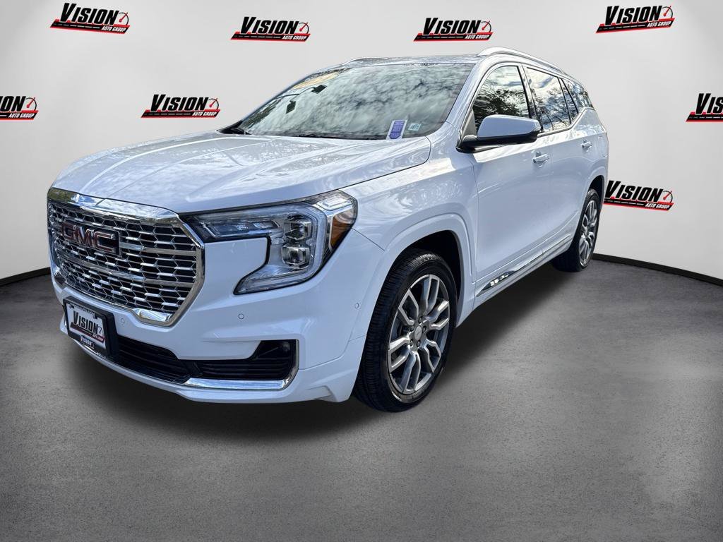 Used 2024 White GMC Denali image 1