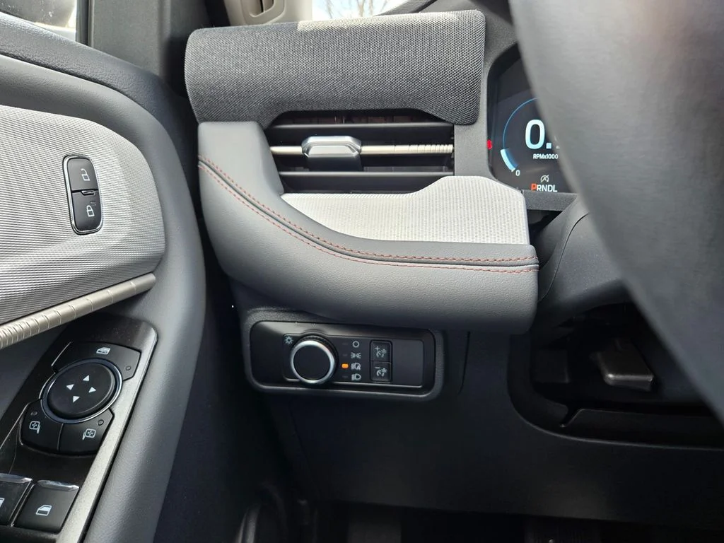 Used 2026 Space White Metallic Ford Active image 17