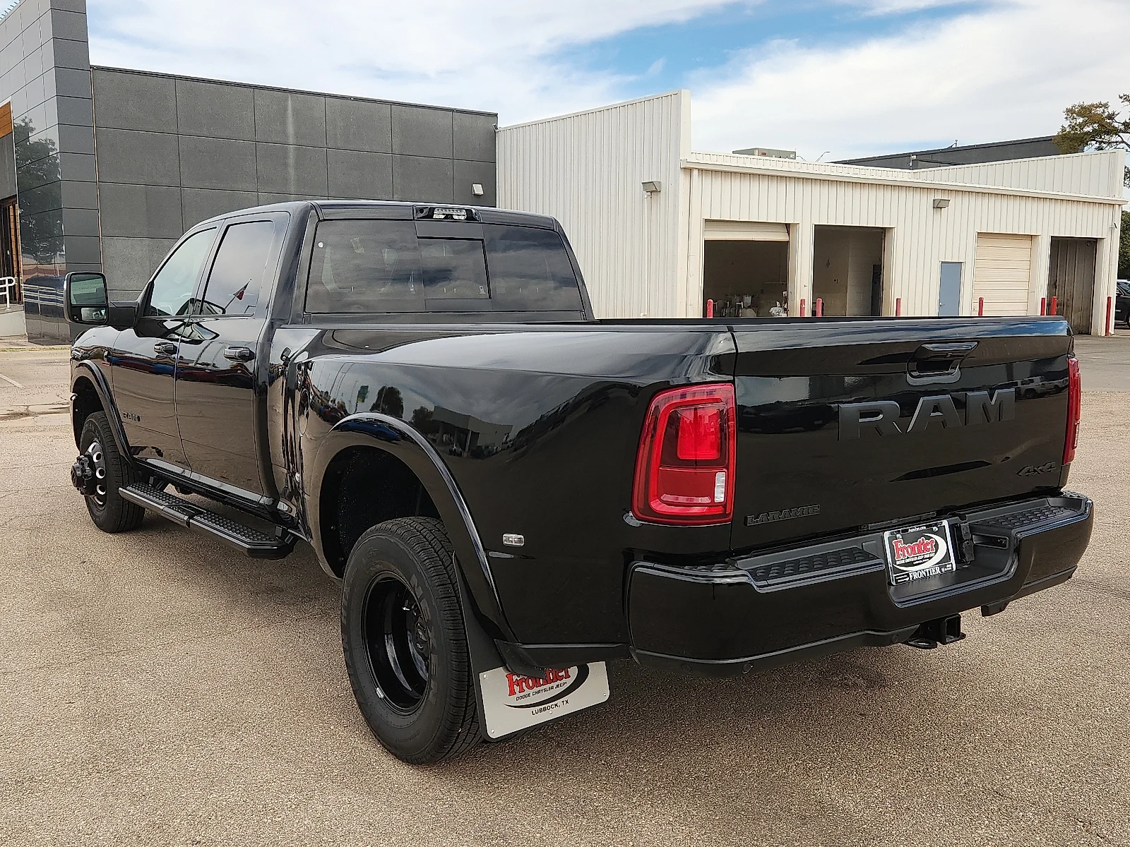 New 2027 Diamond Black Crystal Pearl-Coat  Paint Ram LARAMIE CREW CAB 4X4 8