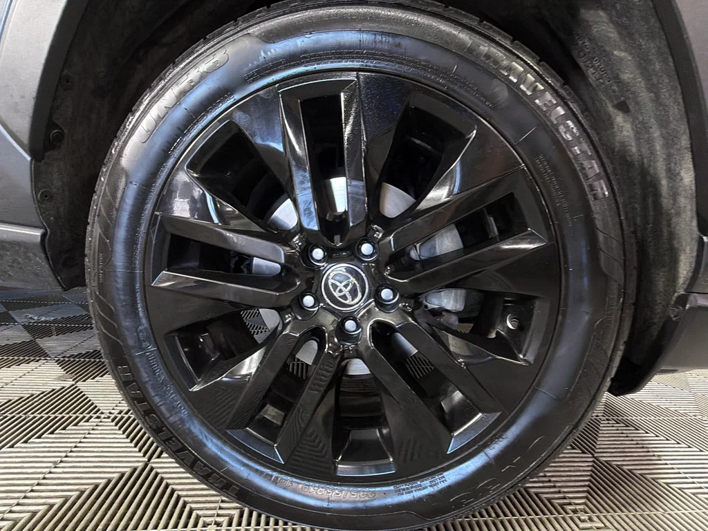 2020 Toyota RAV4 XLE Premium - Photo 37