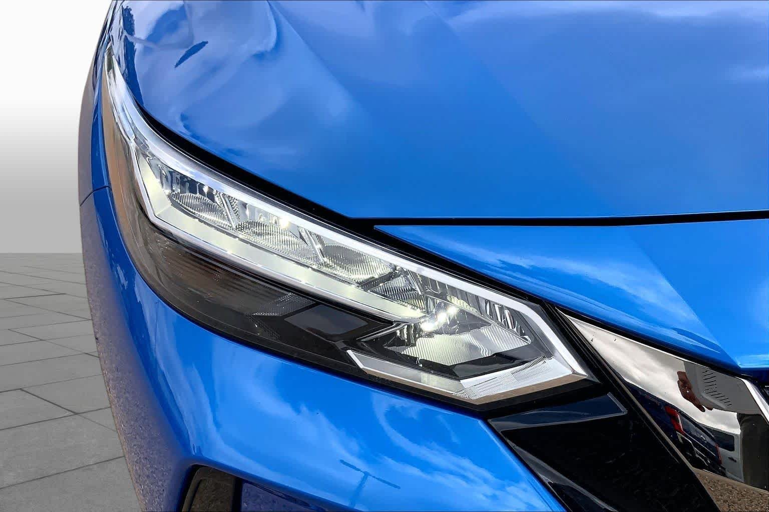 Used 2023 Electric Blue Metallic Nissan SR image 28