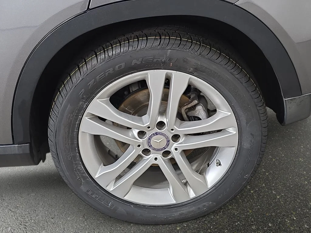 Used 2018 Gray Metallic Mercedes-Benz GLA 250 image 37