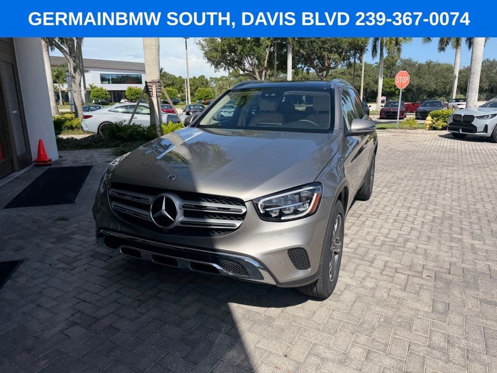 Used 2022 Mojave Silver Metallic Mercedes-Benz GLC 300 image 3