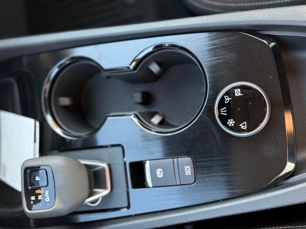 2026 Nissan Rogue SV - Photo 13