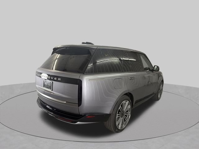 New 2026 Eiger Grey Land Rover SE image 4
