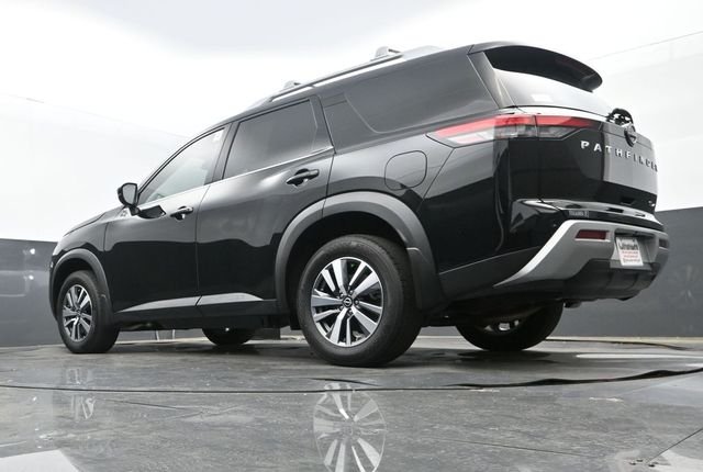 Used 2025 Super Black Nissan SL image 27