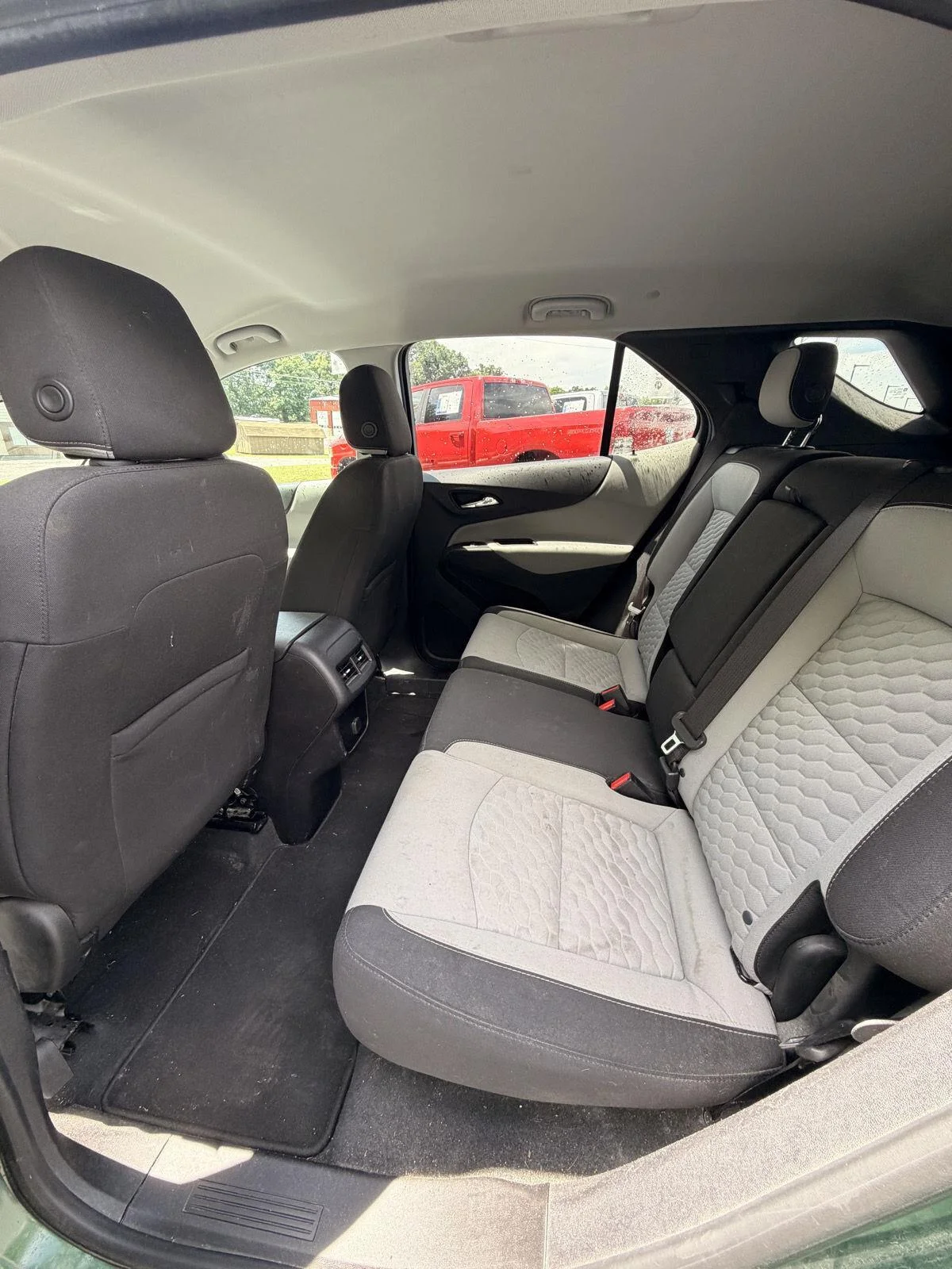 Used 2018 IVY METALLIC CHEVROLET TRUCK LT image 11