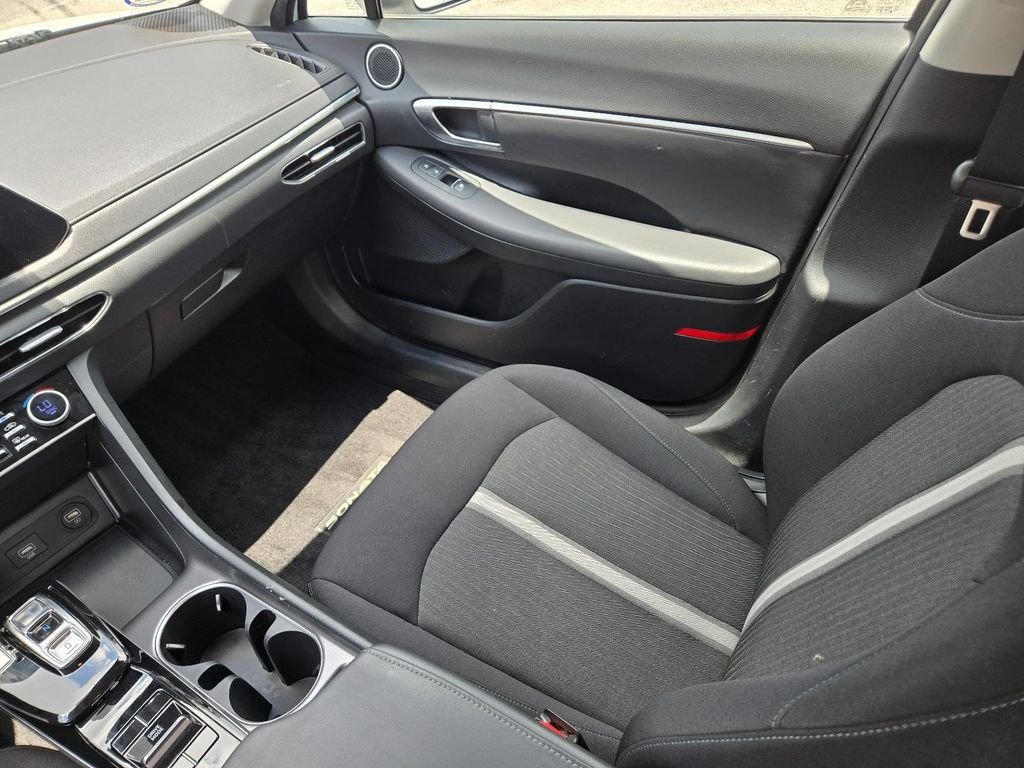 Used 2022 Gray Hyundai SEL image 18