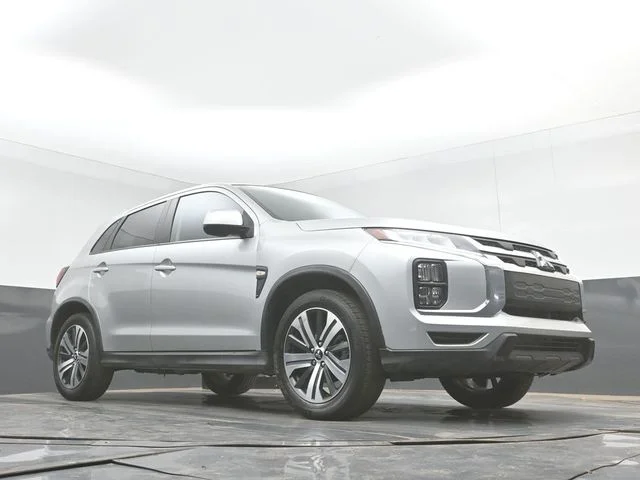 Used 2024 Silver Mitsubishi 2.0 ES image 39