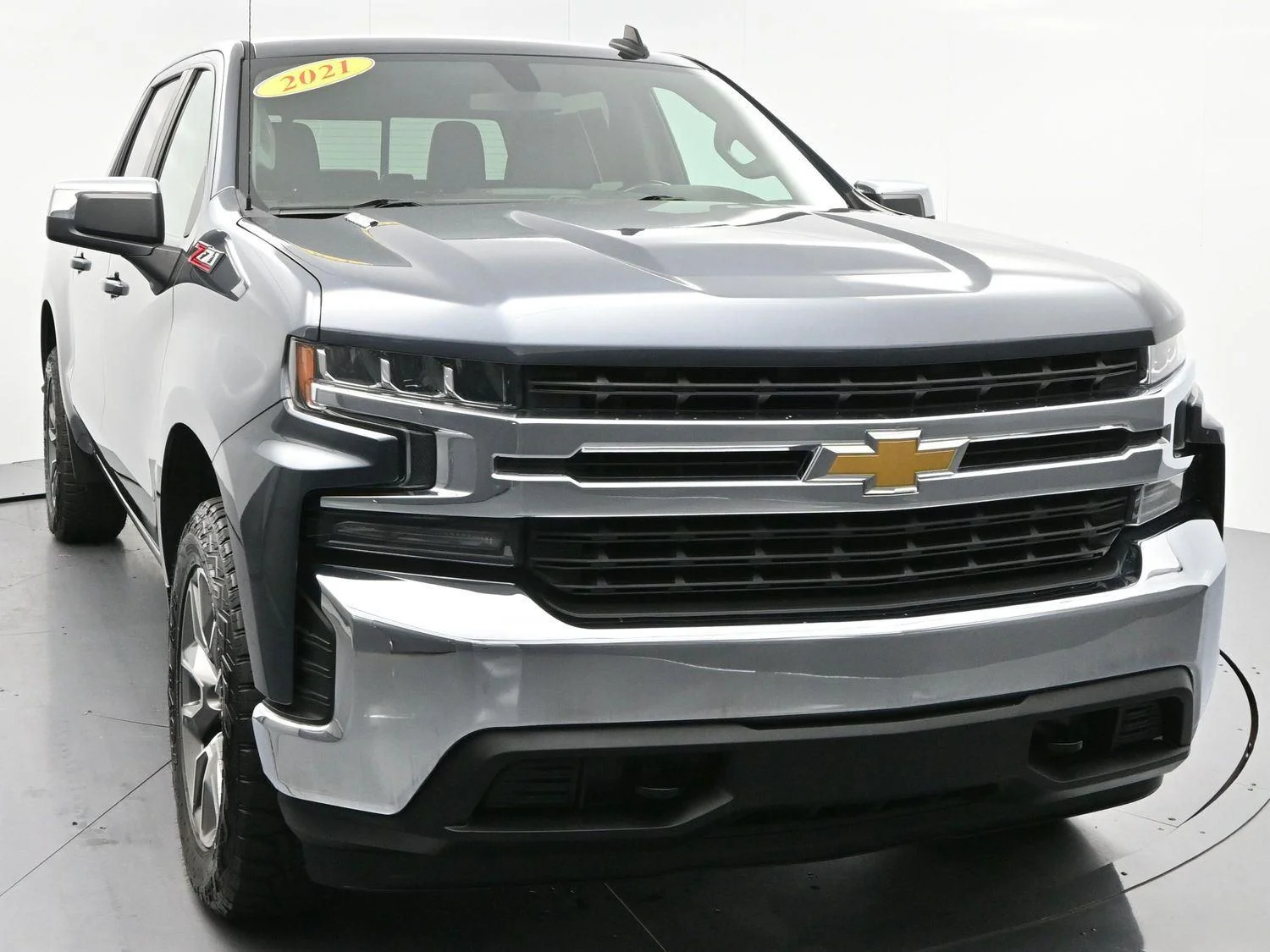 Used 2021 Shadow Gray Metallic Chevrolet LT image 2