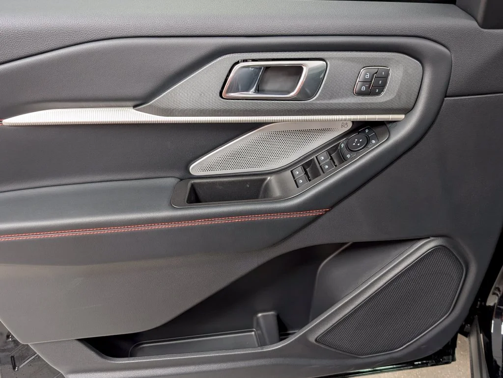 New 2027 Agate Black Metallic Ford ST image 11