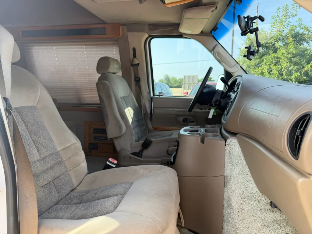 Used 2004 Oxford White Clearcoat Ford Recreational image 12
