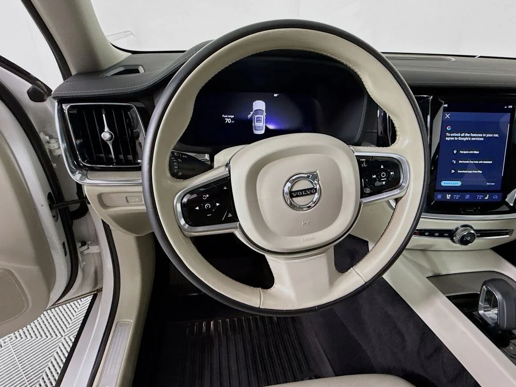 Used 2023 Crystal White Volvo Ultimate image 12