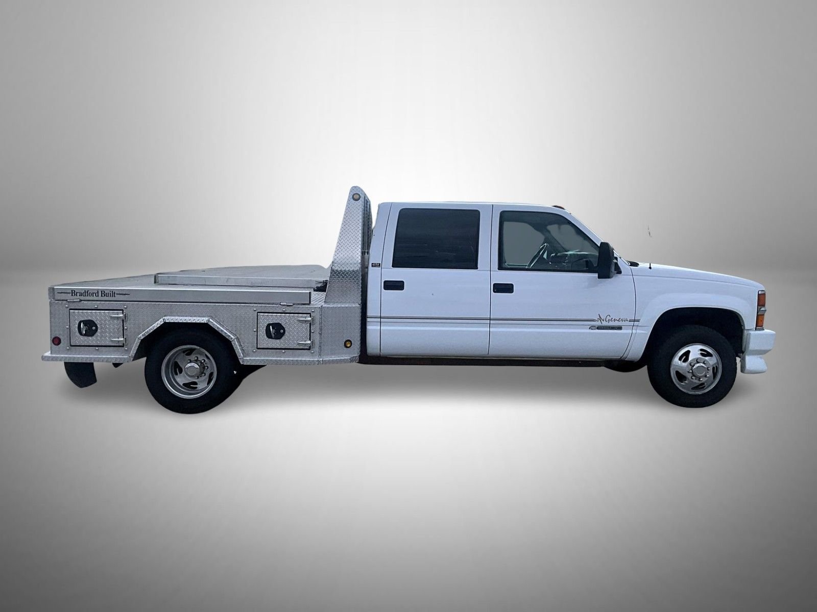 Used 1997 White Chevrolet Base image 4