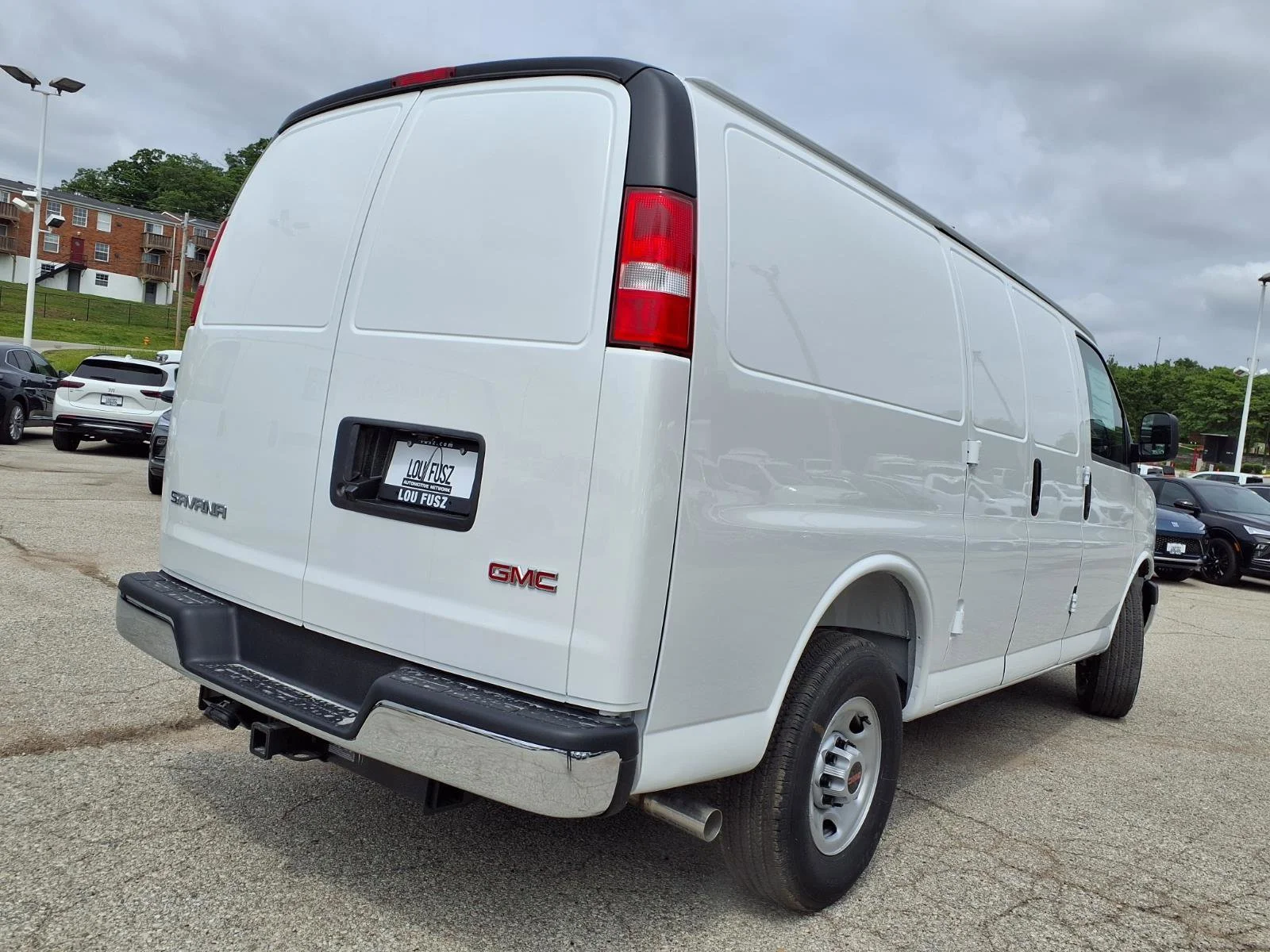 New 2026 Summit White GMC Work Van image 17