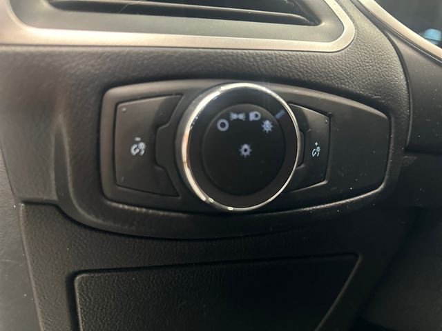 Used 2018 Silver Ford SEL image 22