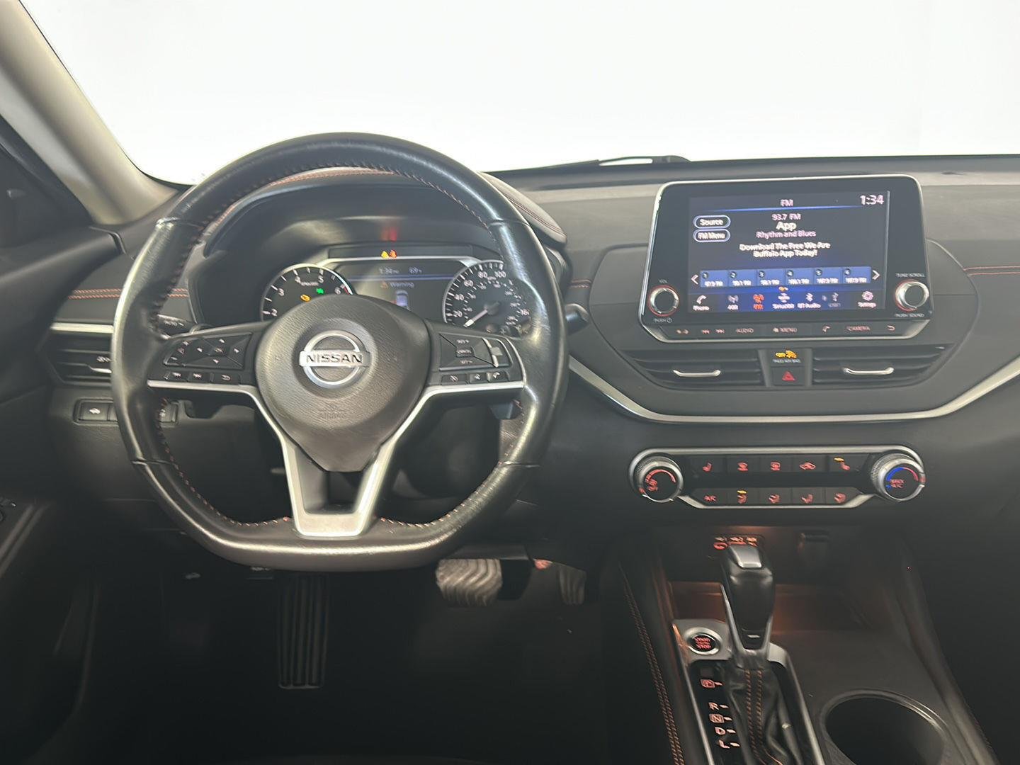 Used 2022 Scarlet Ember Tintcoat Nissan 2.0 SR image 20