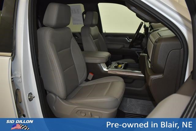 Used 2024 Iridescent Pearl Tricoat Chevrolet LTZ image 9
