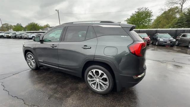 Used 2018 GRAPHITE GRAY METALLIC GMC SLT image 6